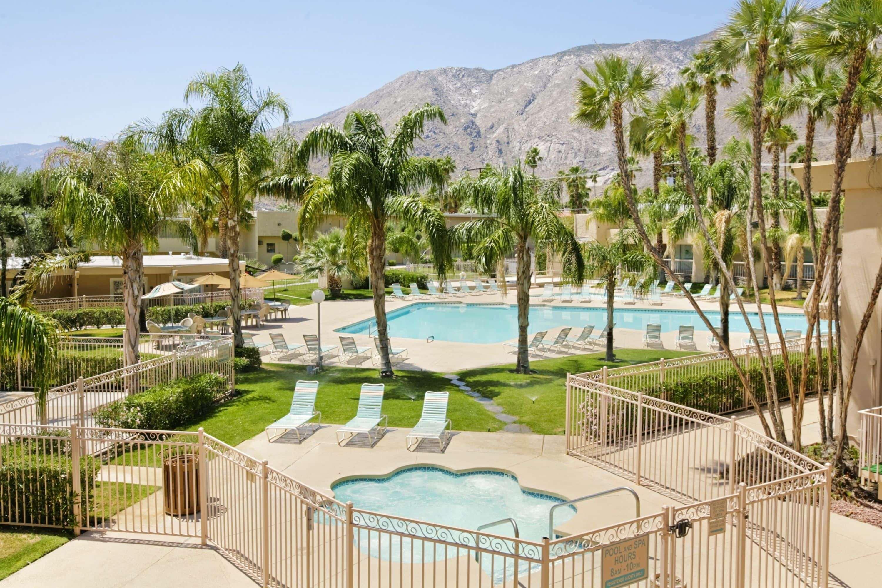 Days Inn By Wyndham Palm Springs Bagian luar foto