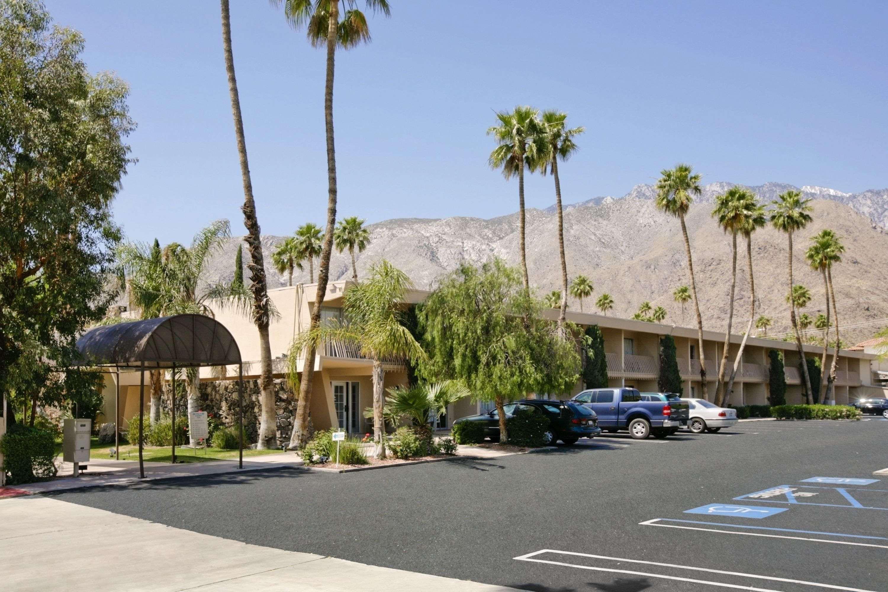 Days Inn By Wyndham Palm Springs Bagian luar foto